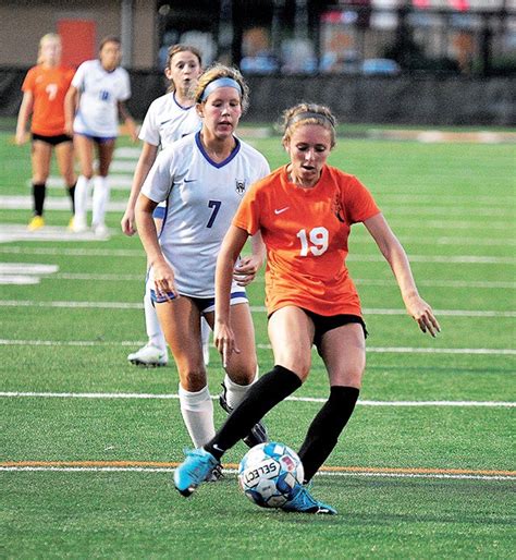 Lady Cyclones getting in final season tune